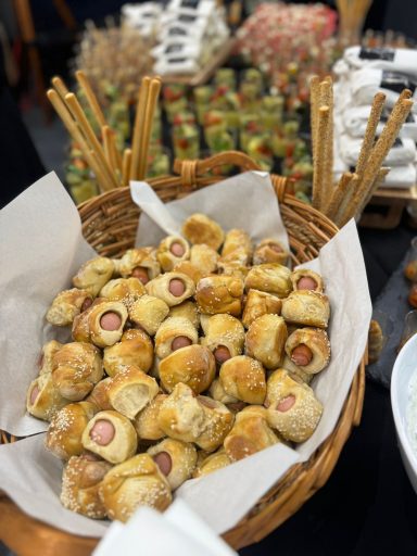 Würstchen im Teigmantel